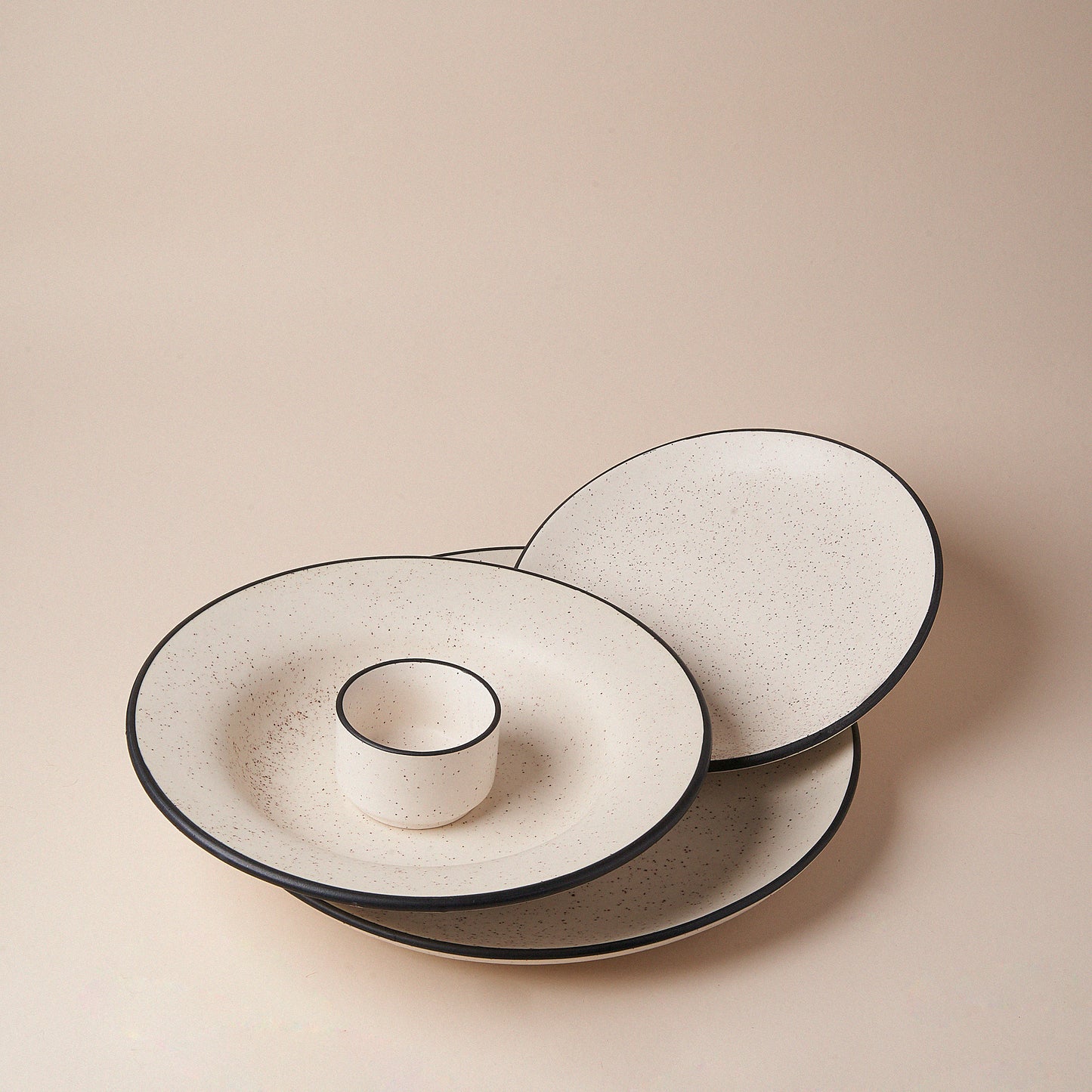 Salad Plate - Black Rim(7.5inch) - LUMA