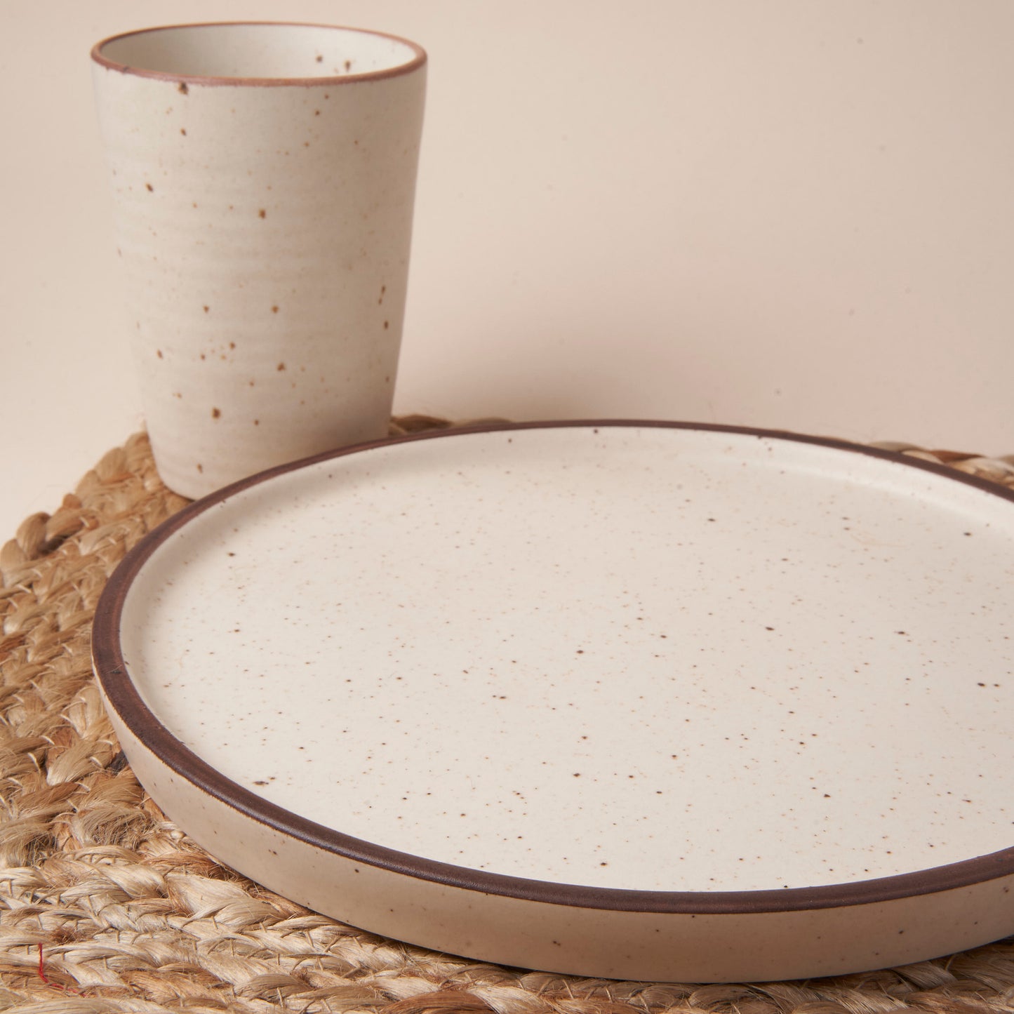 Speckled Flat Plate - LUMA